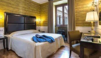 Del Senato 3* Rome